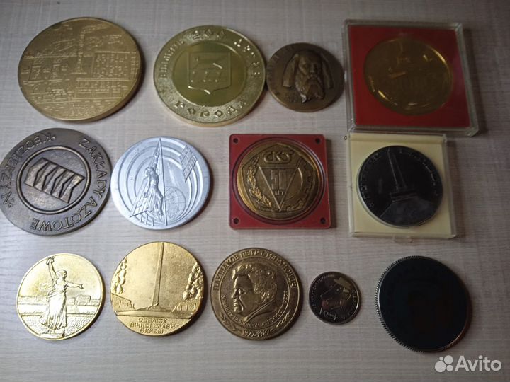 Настольная медаль