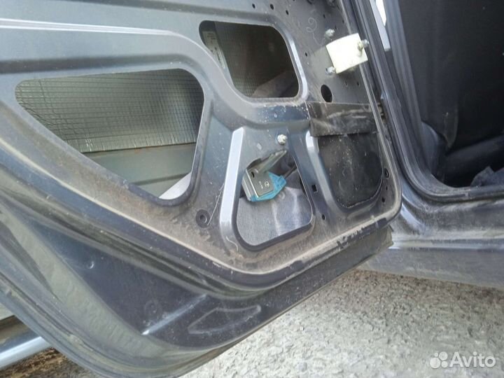 Дверь задняя левая Лада Гранта седан
