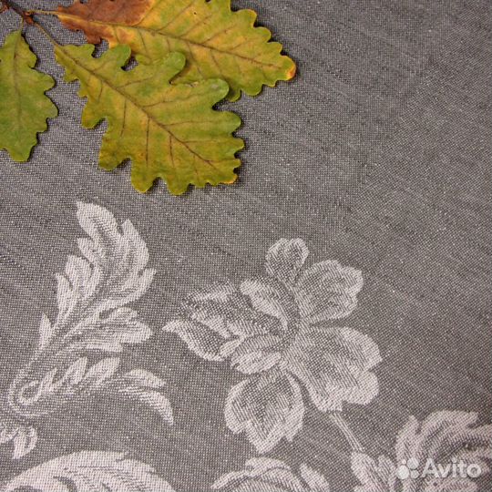 Скатерть льняная жаккардовая Лувр