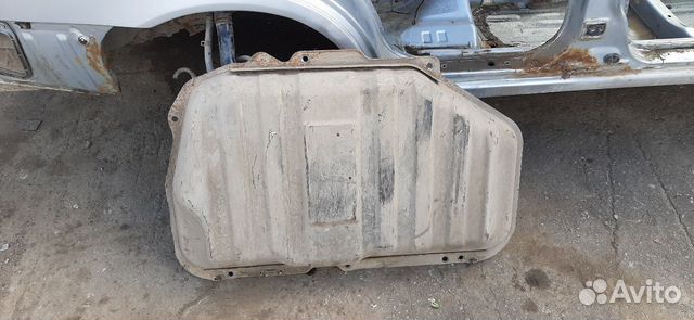 Топливный бак бензобак Nissan Almera N15