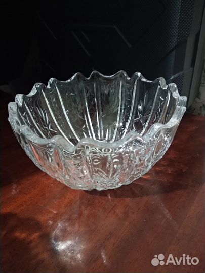 Хрустальная конфетница