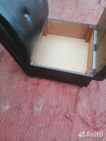 Кресло из кож. заменителя. цвет чёрный