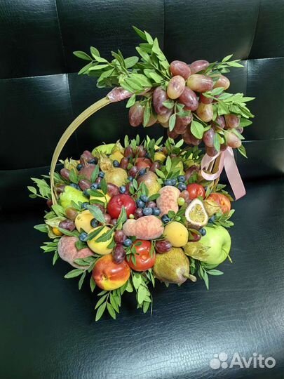 Фруктовая корзина, съедобные букеты 1 сентября