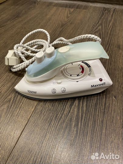 Утюг Maxvell дорожный