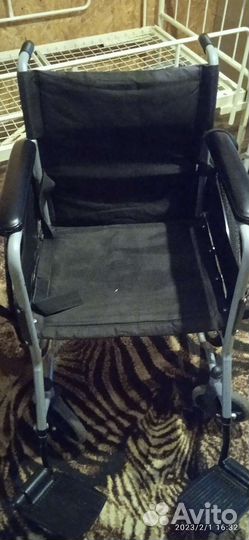 Кровать для лежачих больных, кресло, туалет