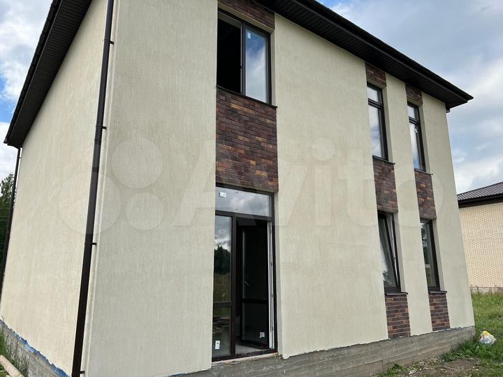 Дом 170 м² на участке 8 сот.