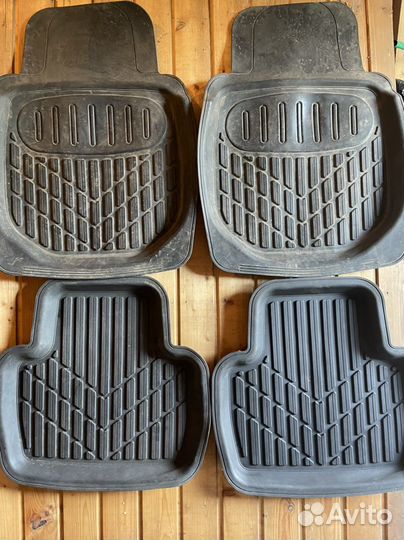 Подкрылок передний