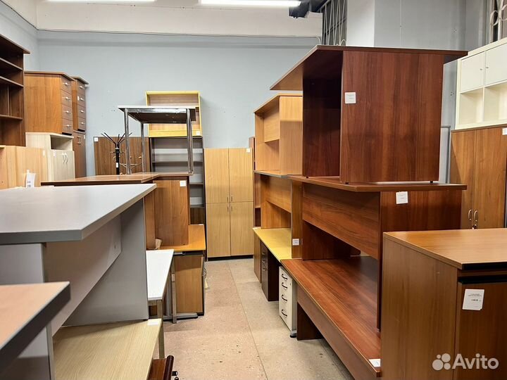 Тумба с ролставней