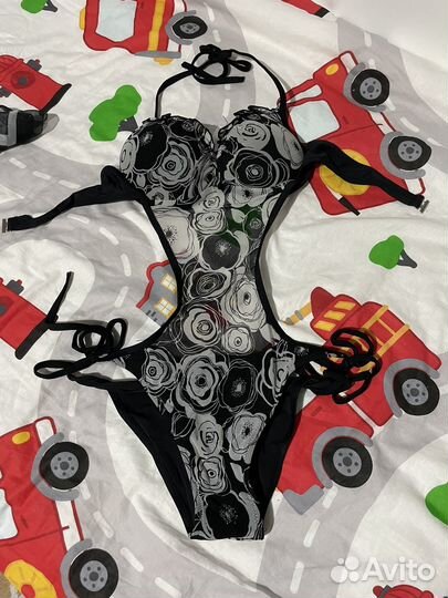 Купальник и парео