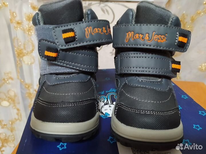 Ботинки детские новые