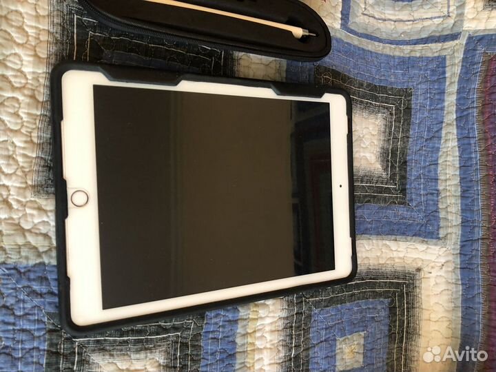 iPad 6th generation 32 gb + Apple Pencil 1