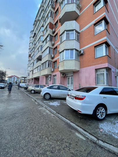 Торгово-офисное помещение в спальном р-н, 352.8 м²