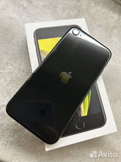 iPhone SE, 64 ГБ