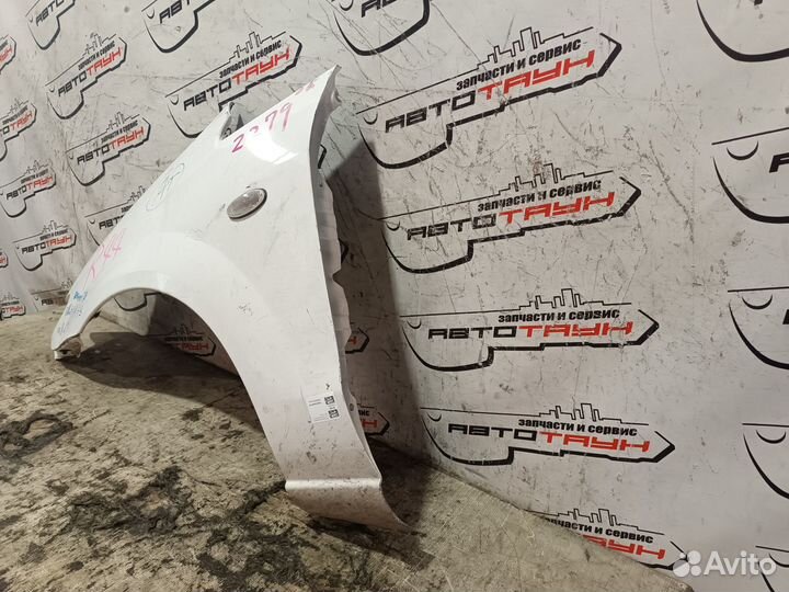 Крыло mazda premacy CP8W cpew C10052211F переднее левое белый, A3D QA4918