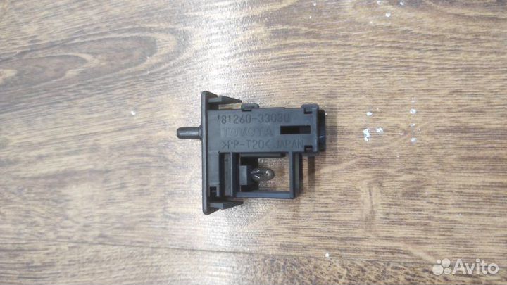 Подсветка бардачка Toyota Avensis T250 седан 1