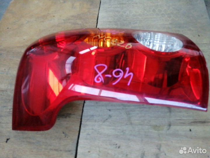 Стоп-сигнал задний левый Toyota Raum NCZ20