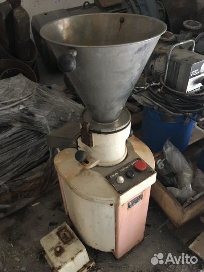 Машина для измельчения вырёных продуктов мивп-М