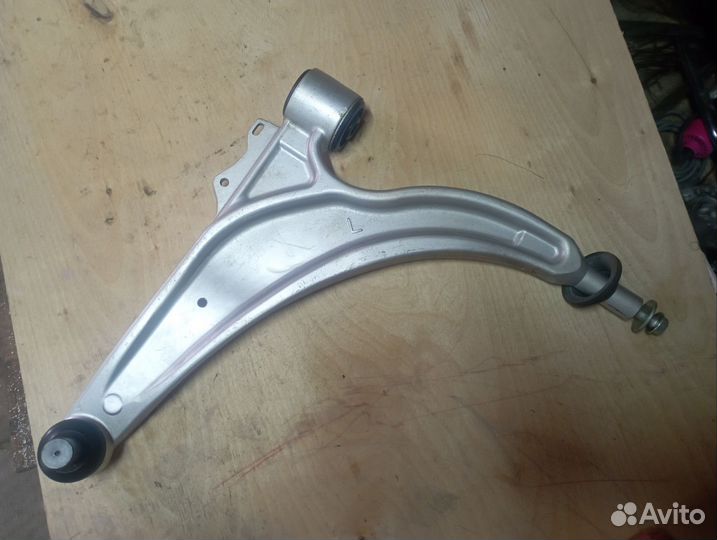 Рычаг передний левый Opel Astra J