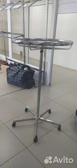 Стойка для одежды