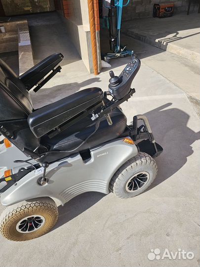 Инвалидная коляска с электроприводом