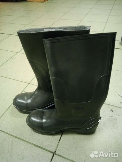 Резиновые сапоги