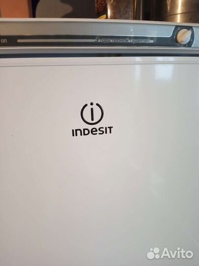Холодильник бу indesit