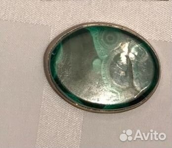 Брошь из малахита