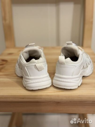 Кроссовки белые для девочки