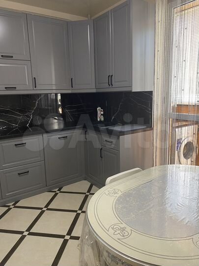 2-к. квартира, 60 м², 1/3 эт.