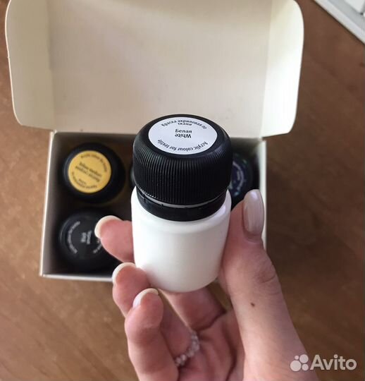 Акриловые краски по ткани Decola