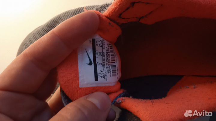Продам кроссовки