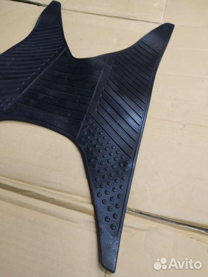 Резиновый коврик Yamaha Axis 50/90