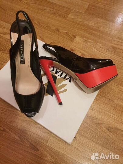 Туфли женские. Босоножки Vitacci