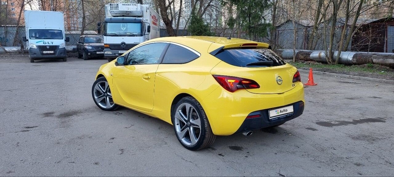 Opel Astra GTC: фото владельца