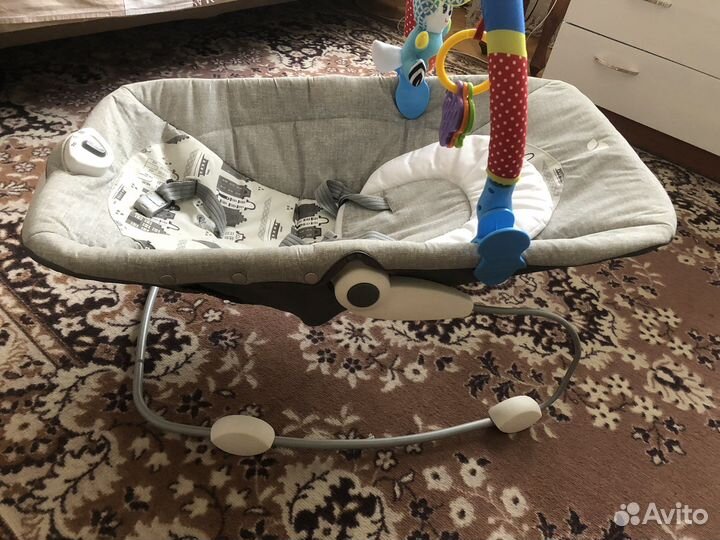 Шезлонг детский с вибрацией