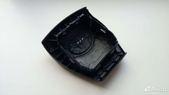 Подушка безопасности накладка Toyota Prius 2009+