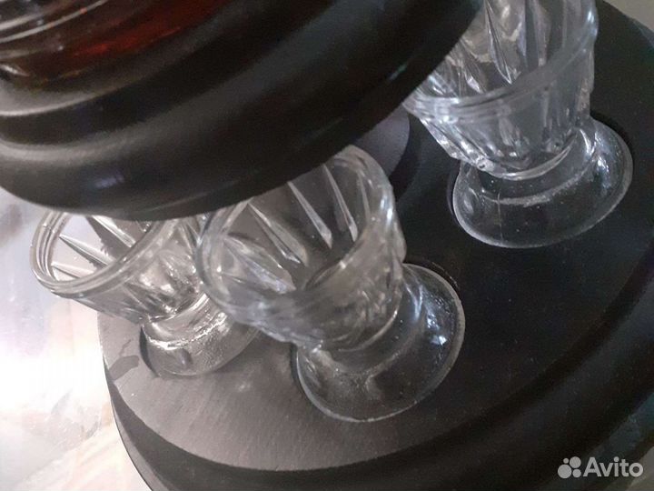 Графин с рюмками