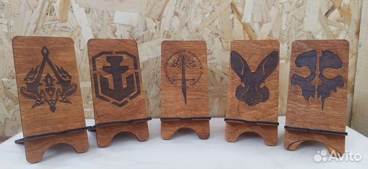 Подставка для телефона из дерева