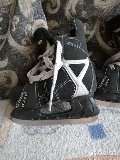 Продам хоккейные коньки 35р