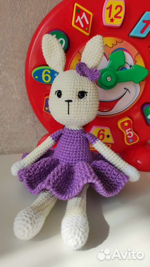 Зайчата (вязаные игрушки)