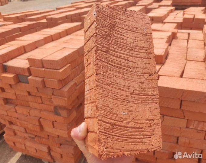 Рабочий кирпич полнотелый