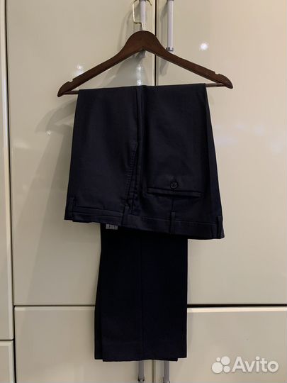 Мужской классический костюм фирмы versace