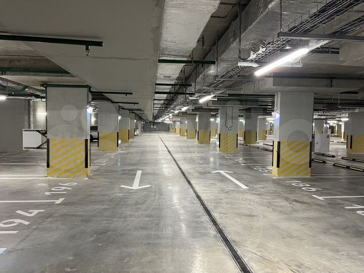 Машиноместо, 10 м²