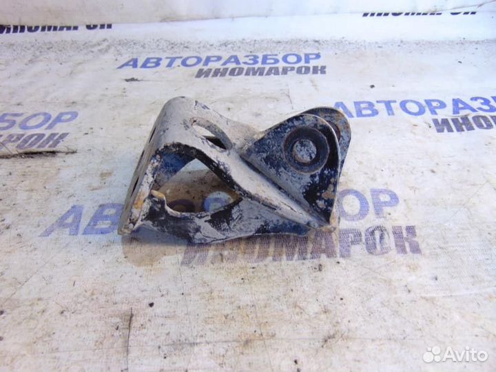 Кронштейн амортизатора для Toyota RAV 4 2013