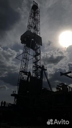 Вышкомонтажники сварщики электромонтеры вахта