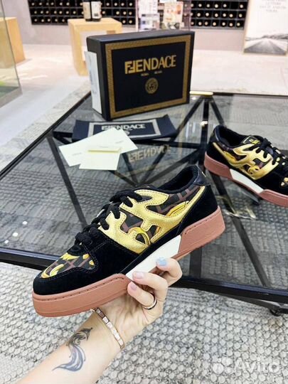 Кроссовки мужские fendi