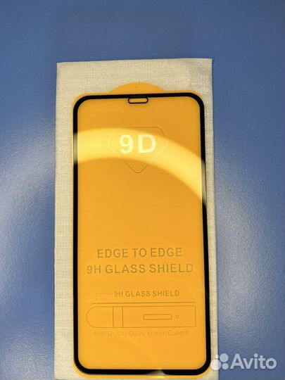 Защитное стекло на iPhone 11