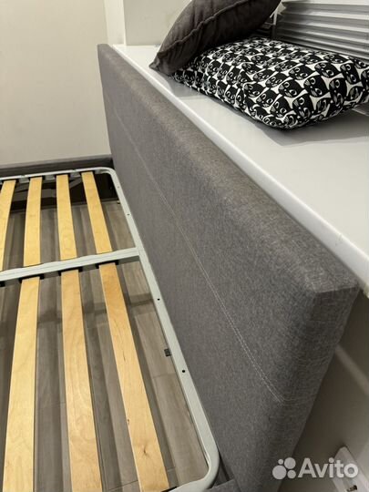 Кровать двухспальная с подьемным механизмом