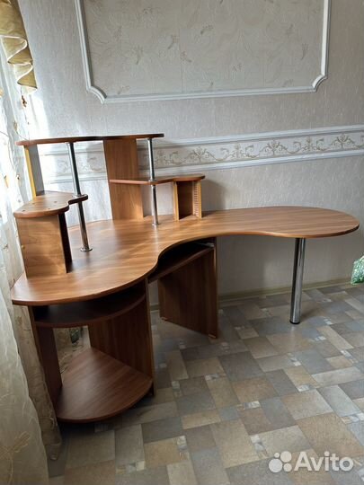 Компьютерный стол