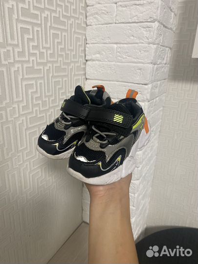 Кроссовки tombi 22